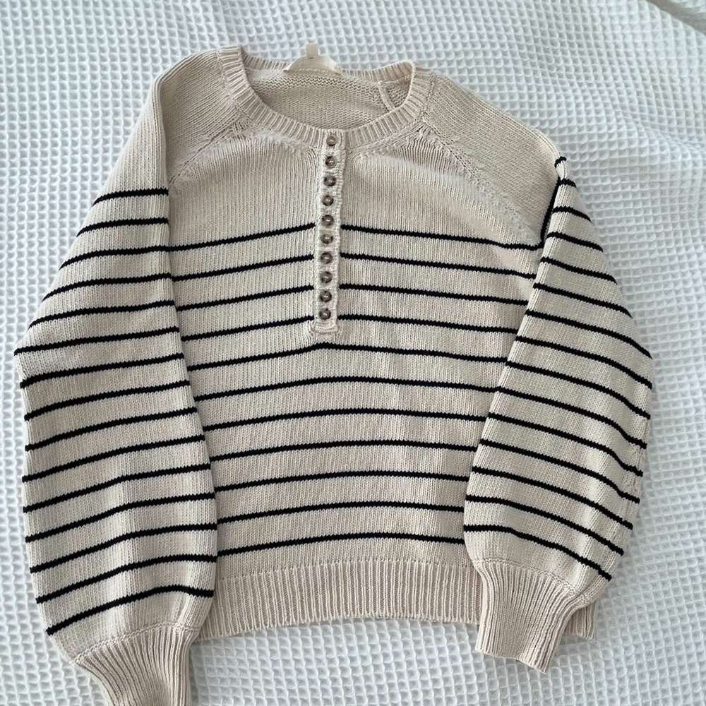 Sezane Leontine Jumper (sweater) in Navy and ecru. Size small. Never been worn.